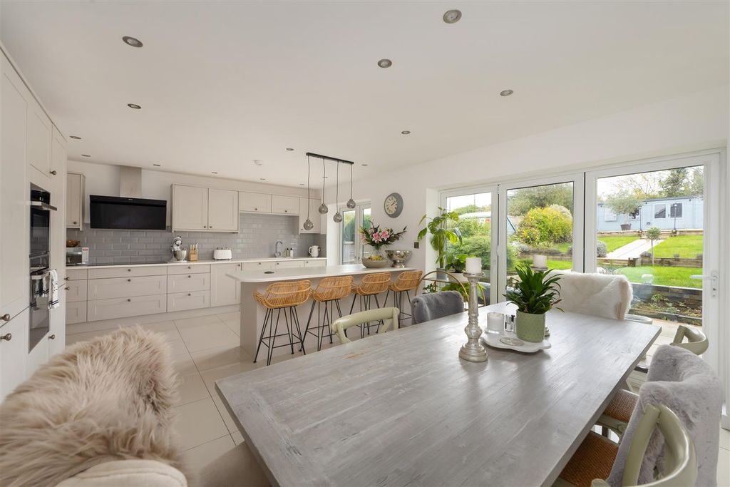 Property photo 3 of 25 Dargate Road, Yorkletts, Whitstable