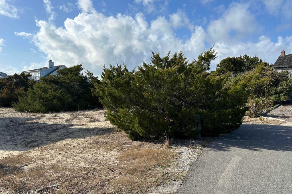 Property photo 1 of 3