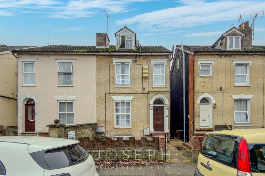 Property photo 1 of 6