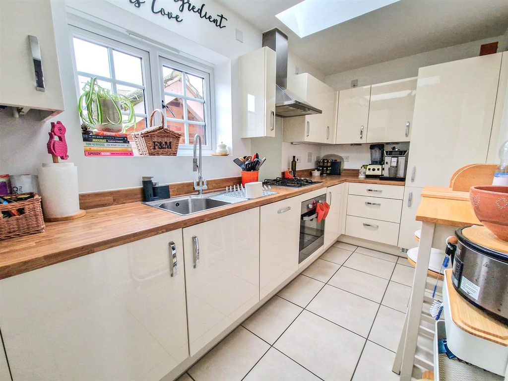 Property photo 3 of 18