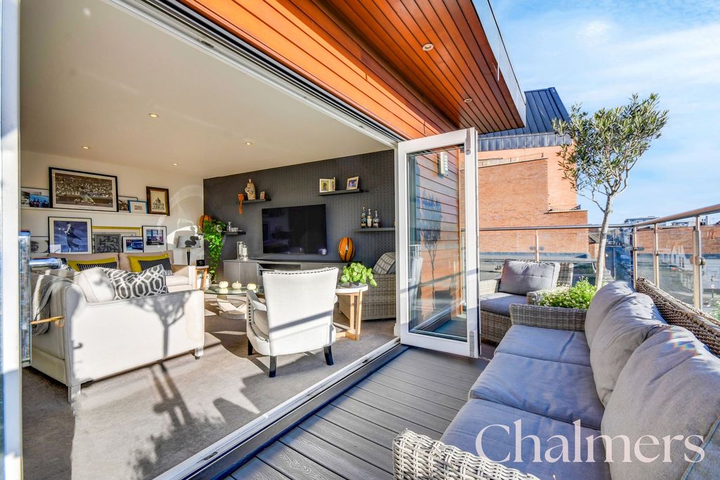 Property photo 1 of 24