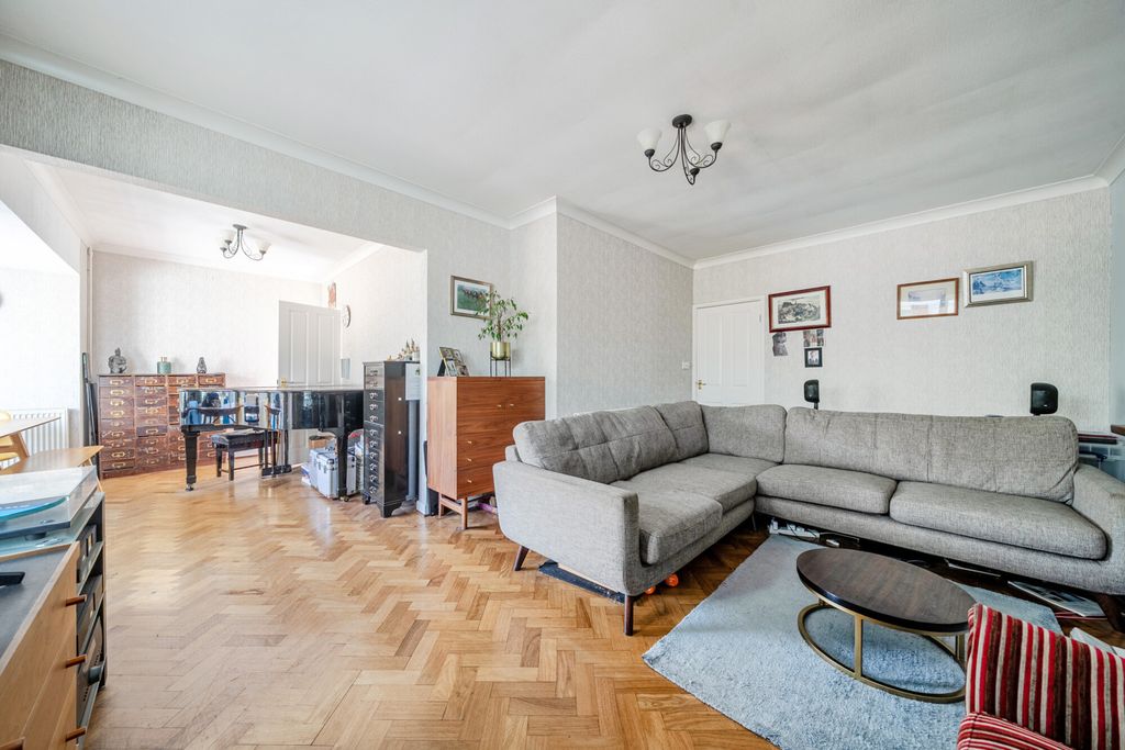 Property photo 3 of 21 1485730-7-6A55545...