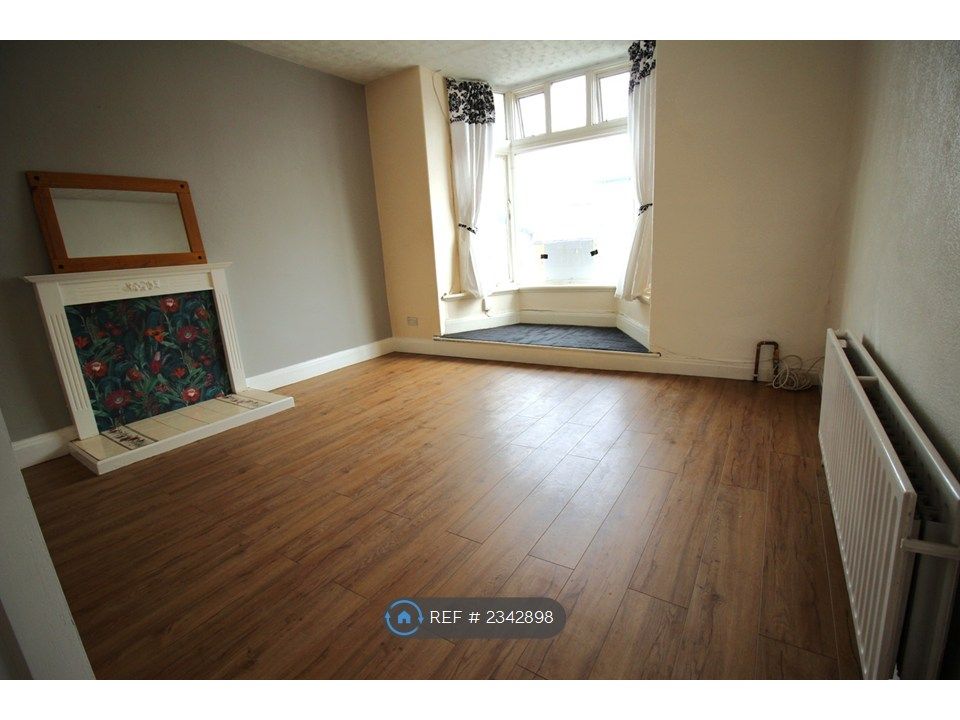 Property photo 1 of 6 Lounge