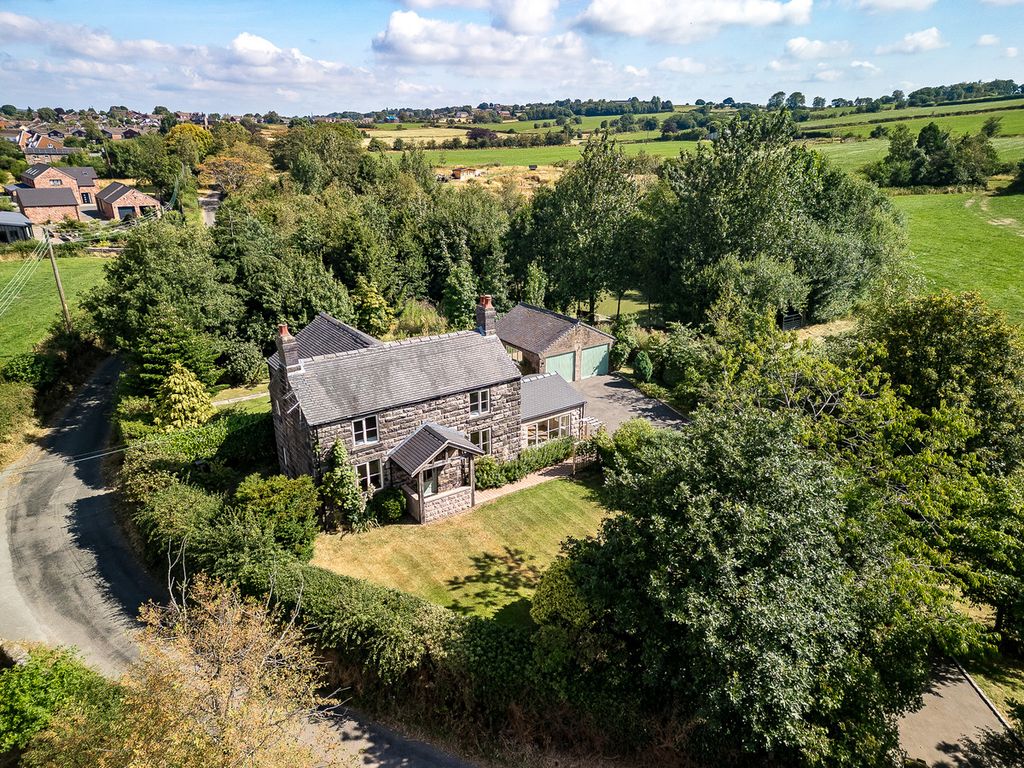 Property photo 2 of 27