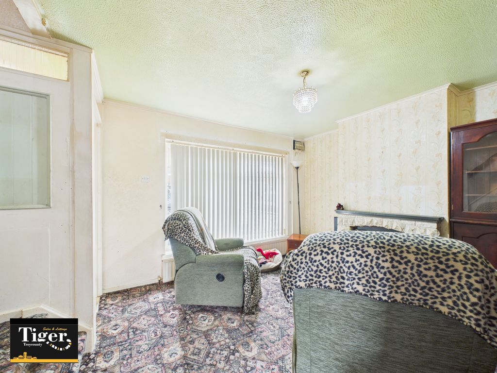 Property photo 2 of 16