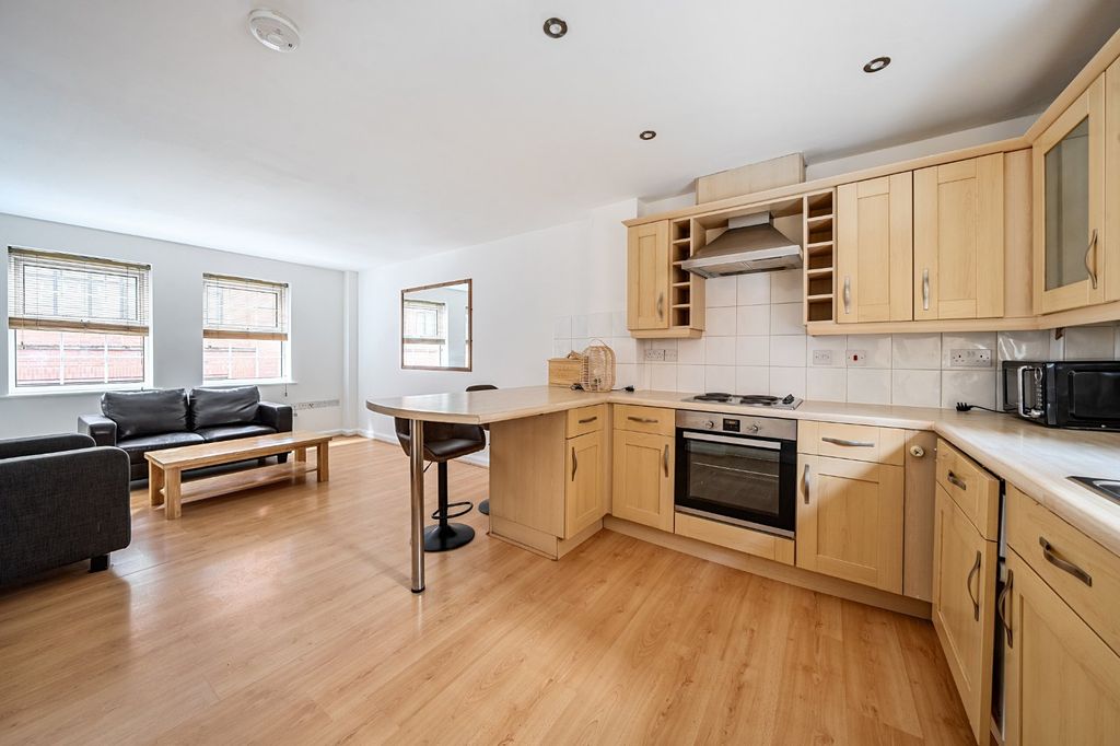 Property photo 3 of 10 Picture No. 05
