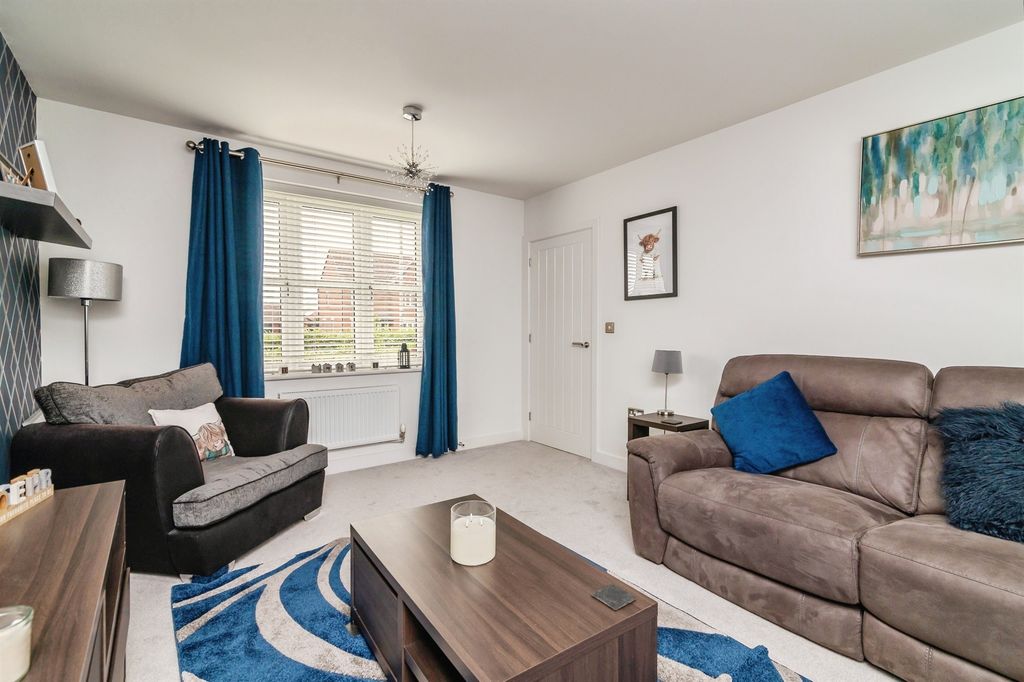 Property photo 3 of 17