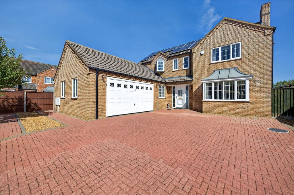 Property photo 2 of 59