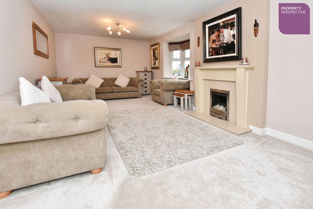 Property photo 3 of 24 Pbox-Img.Jpg