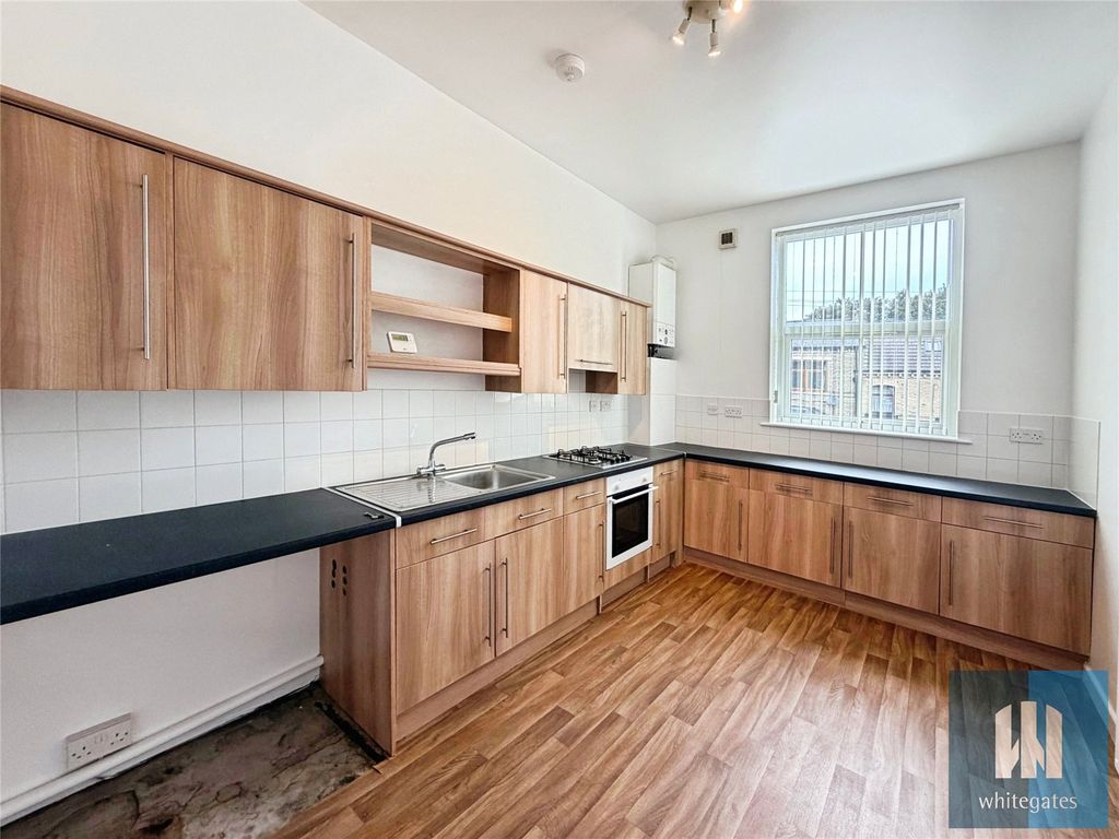 Property photo 2 of 13 Picture No. 18