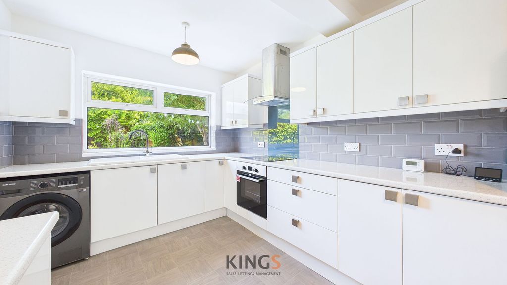 Property photo 2 of 17 Kitchen