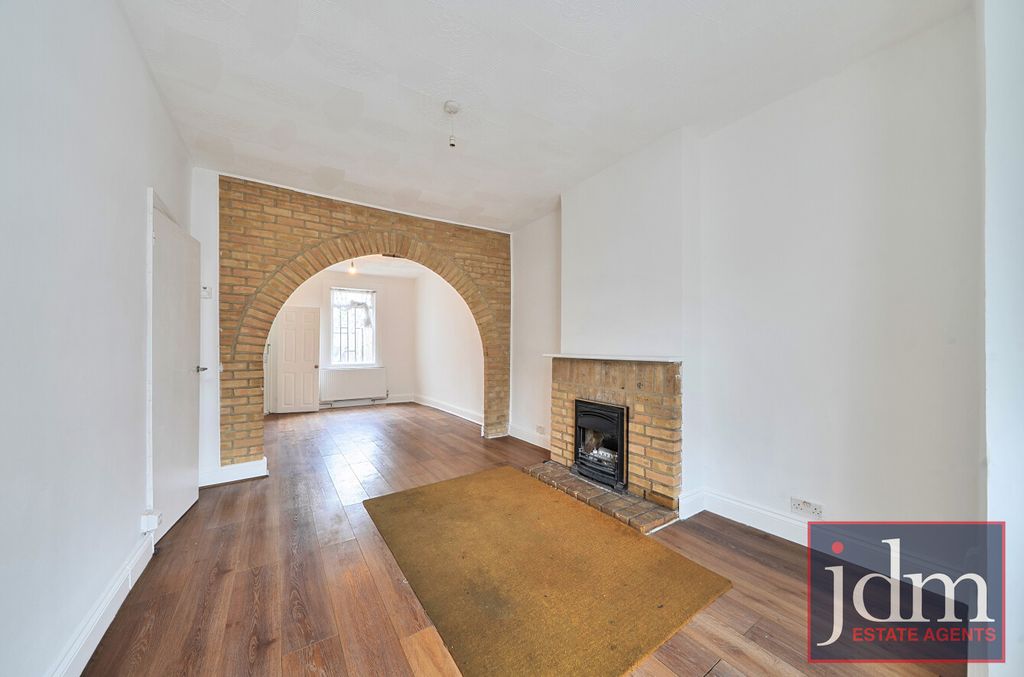 Property photo 1 of 10 49414d51-9Bf9-4F2...