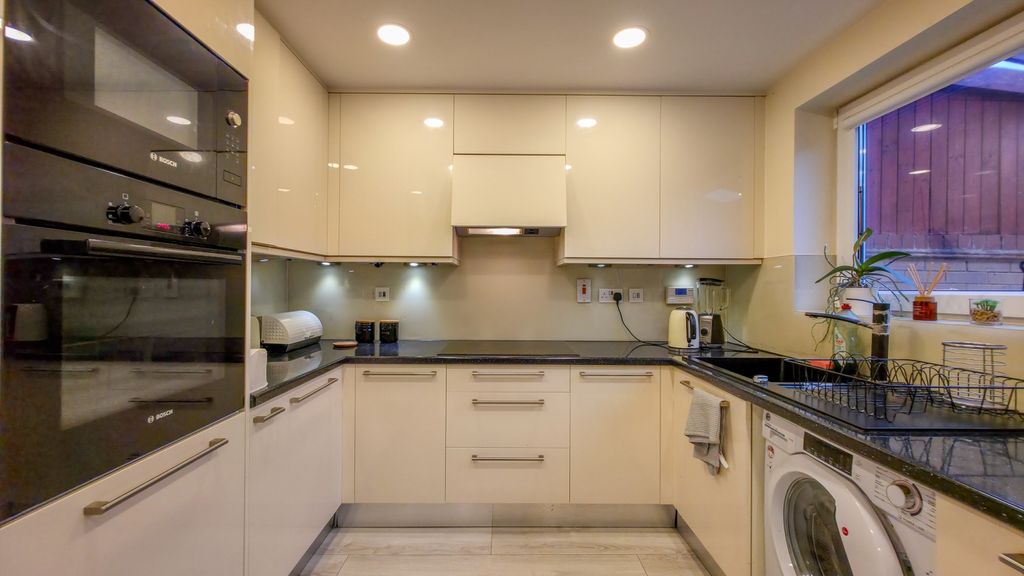 Property photo 2 of 21 20251223_122908