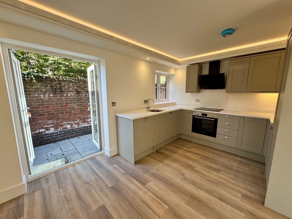 Property photo 3 of 14 Image