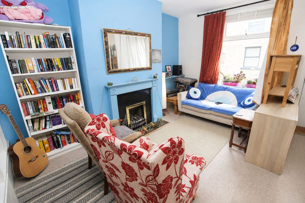 Property photo 2 of 16
