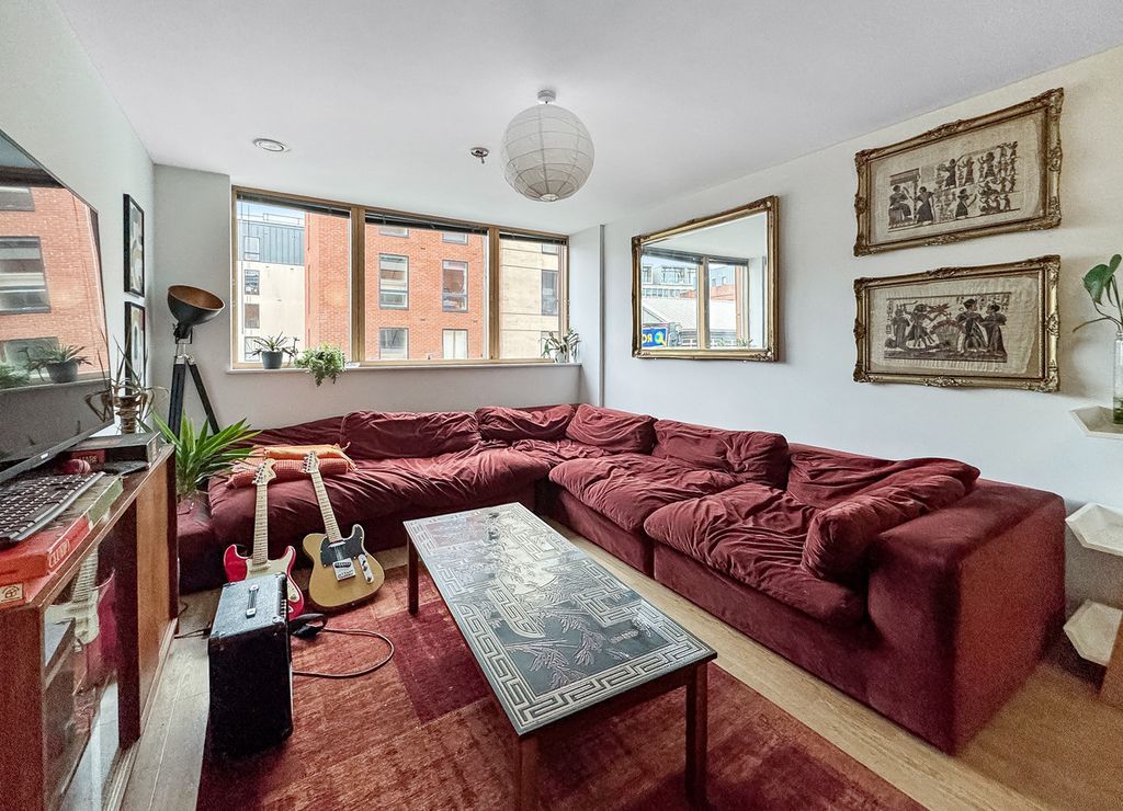 Property photo 3 of 11