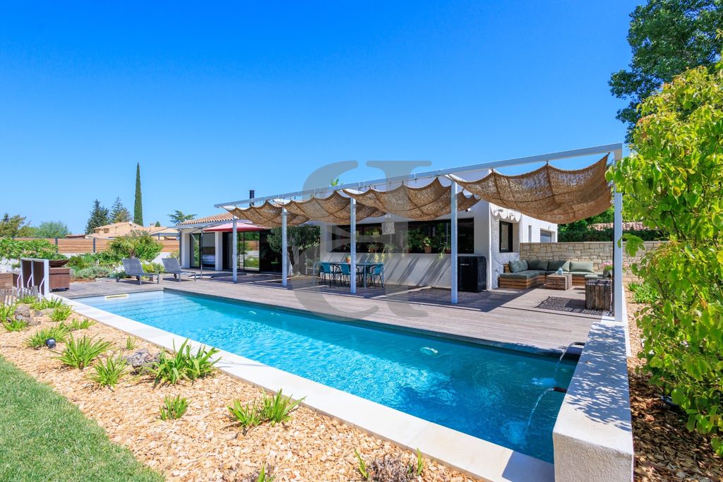 Property photo 1 of 30