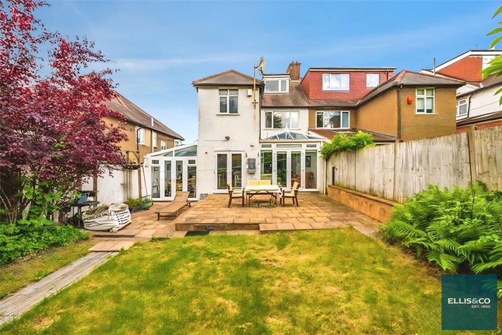 Property photo 1 of 16 Picture No. 12