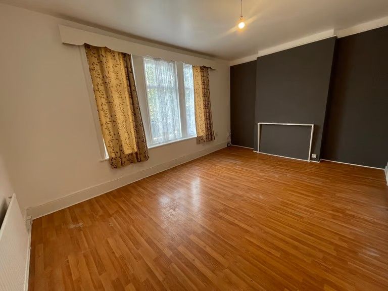 Property photo 1 of 9 86 (8)
