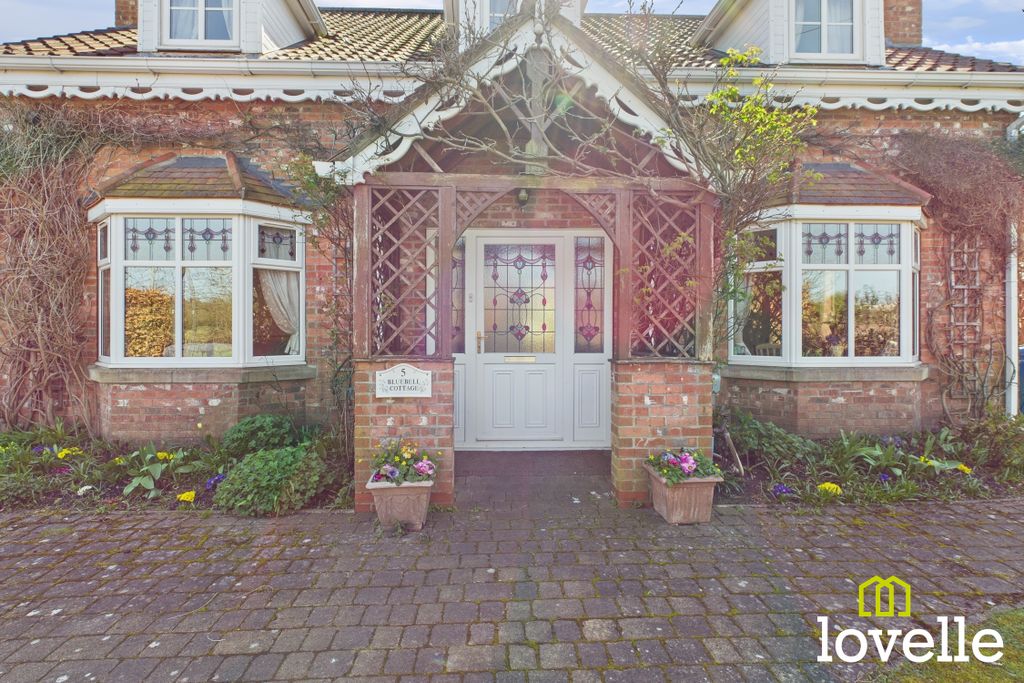 Property photo 3 of 36