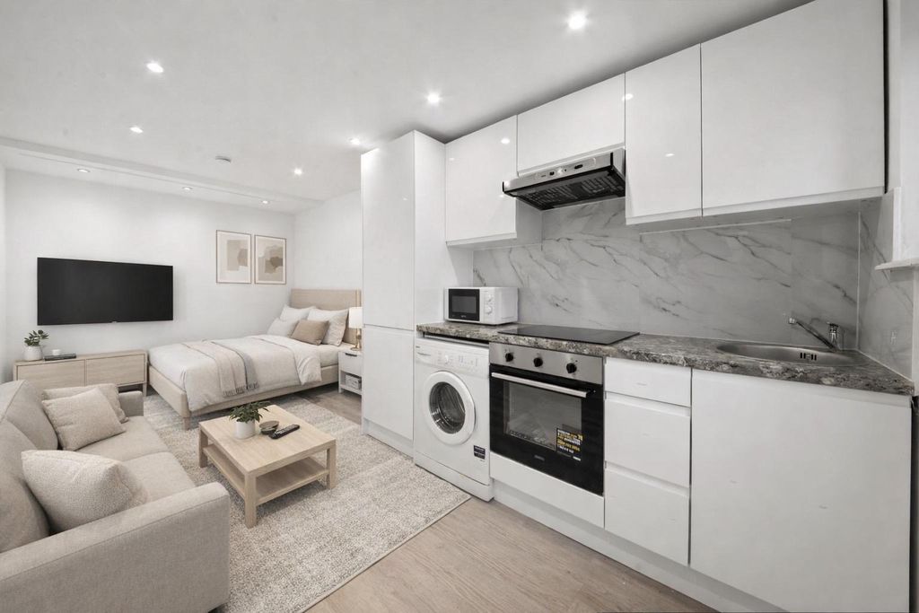 Property photo 1 of 13 49Bb8451-Fe32-4424-888E-F1B1586210B9