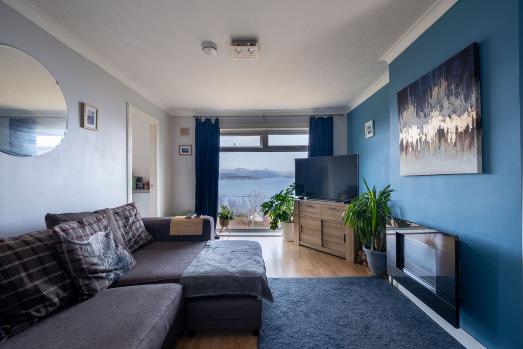 Property photo 3 of 27