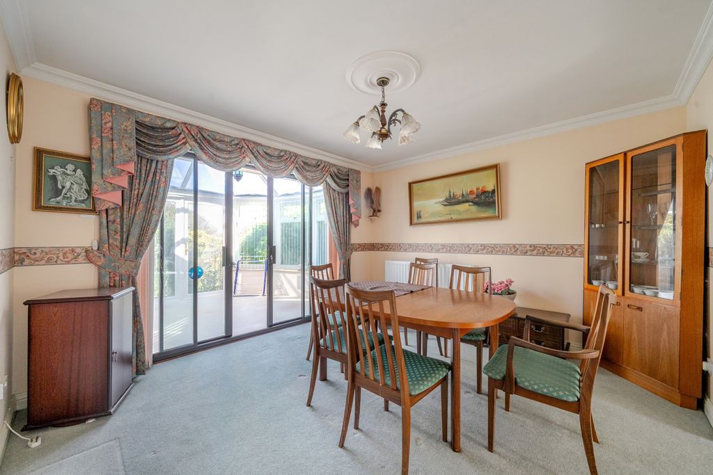 Property photo 3 of 17 1370034-7-68Fb7F1Fa3Ade