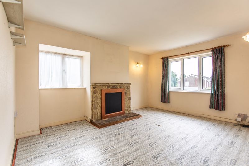 Property photo 3 of 17 Photo 8