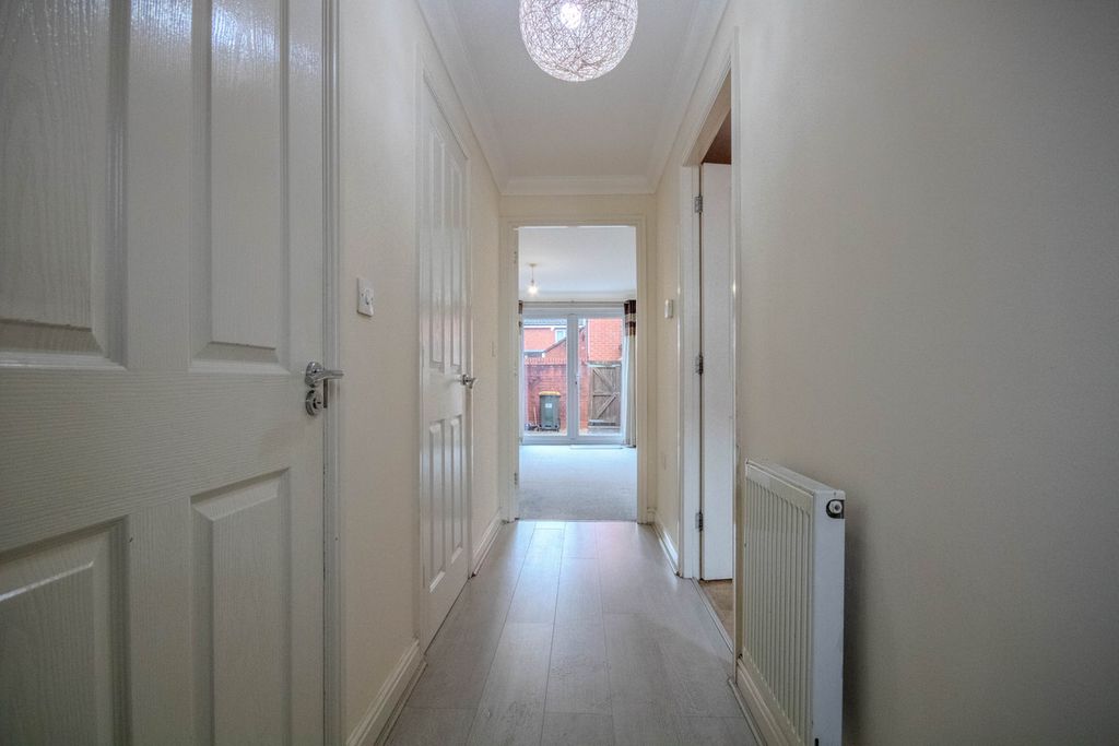 Property photo 2 of 30