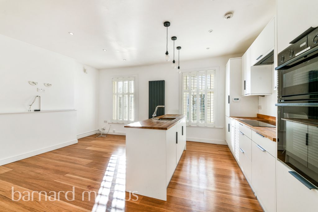 Property photo 2 of 17 Image