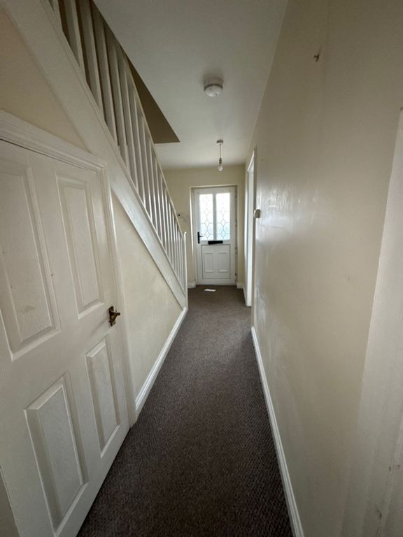 Property photo 2 of 12 Passage