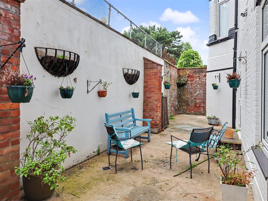 Property photo 2 of 22 Private Courtyard