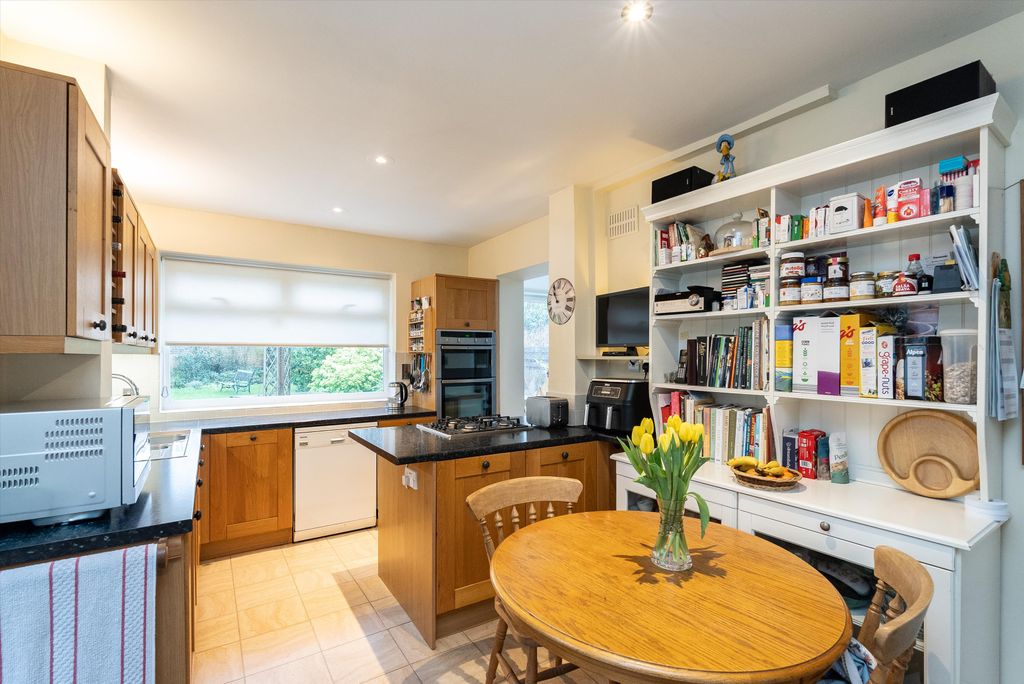 Property photo 2 of 15 Image