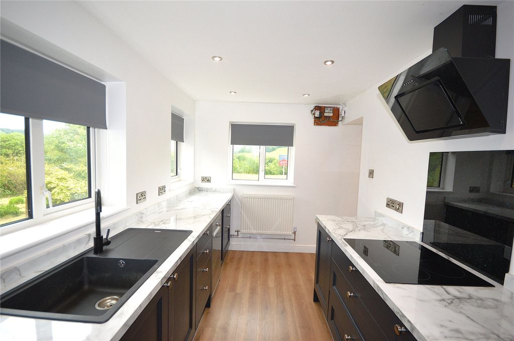 Property photo 3 of 39 Picture No. 50