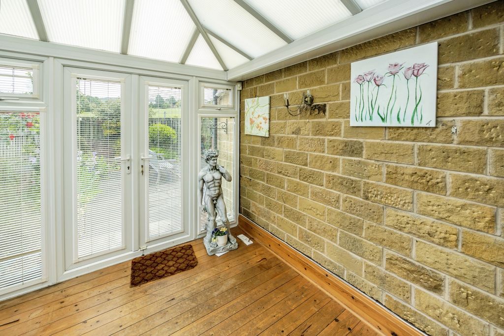 Property photo 3 of 17 Conservatory