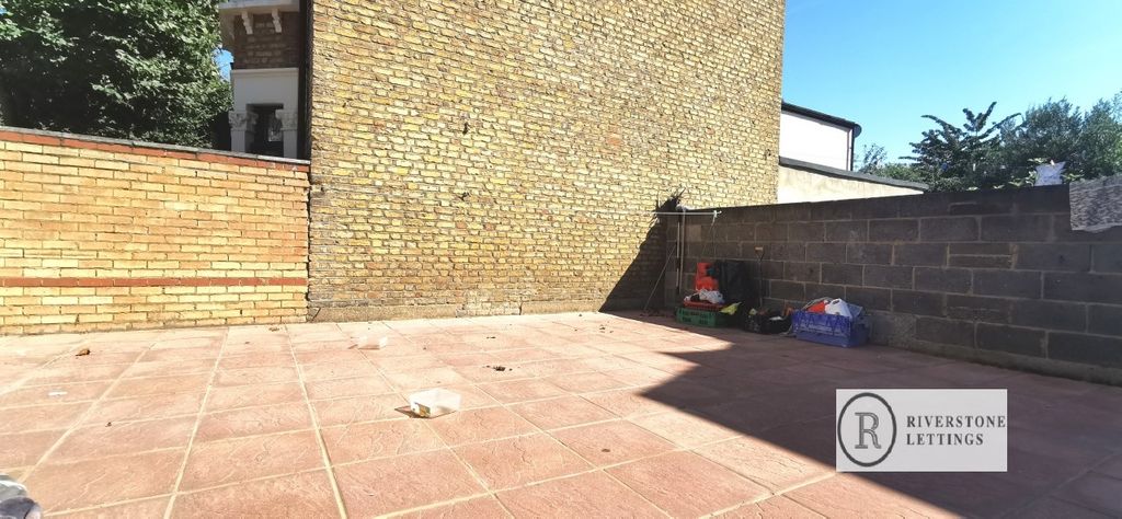 Property photo 2 of 3