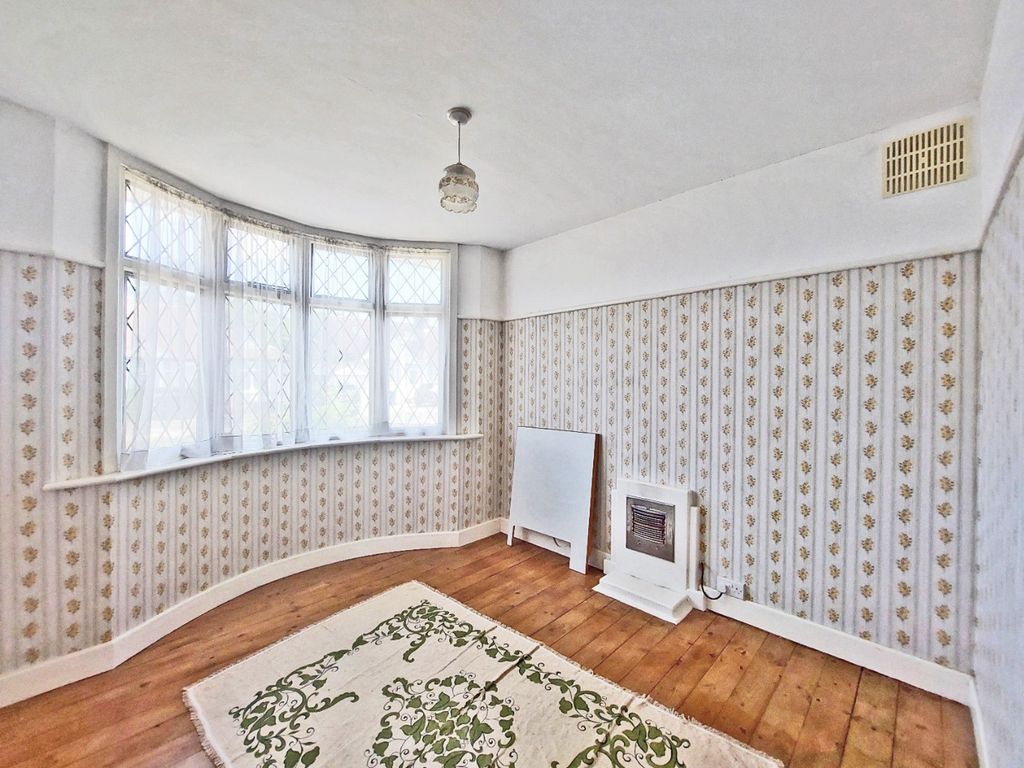 Property photo 3 of 10 4344706