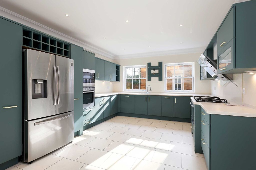 Property photo 2 of 25 Picture No. 14