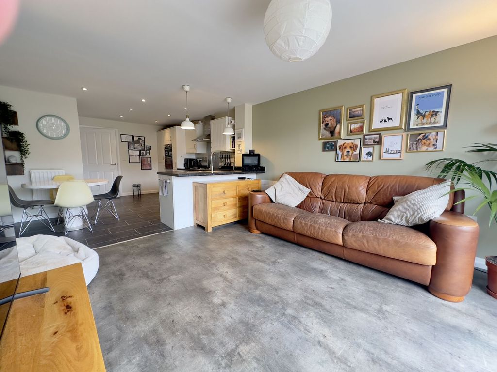 Property photo 3 of 16 Photo 15