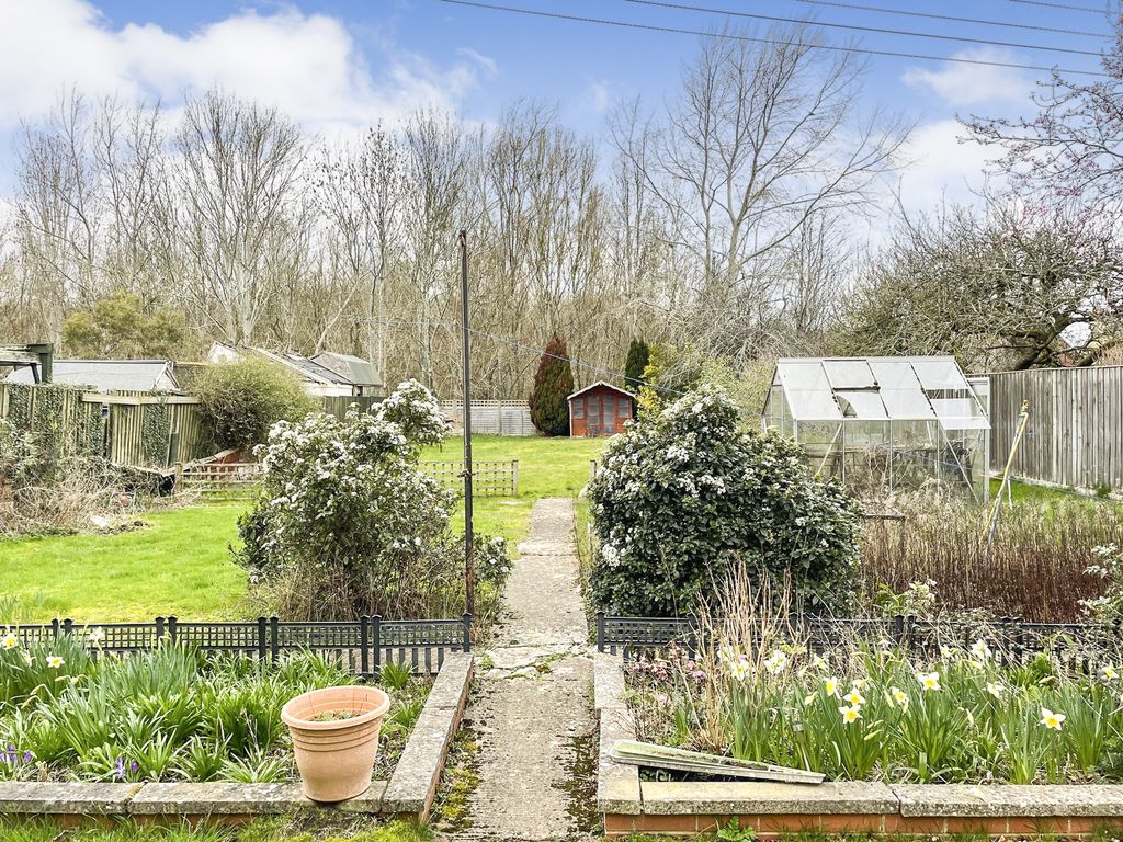 Property photo 2 of 12 15