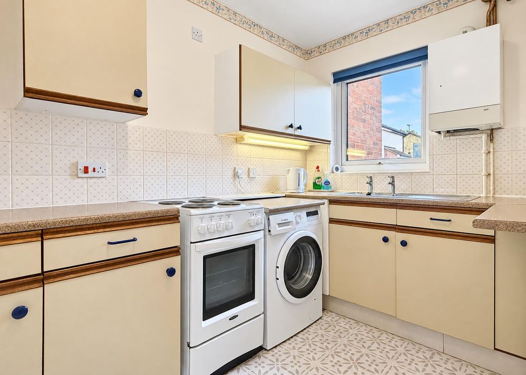 Property photo 3 of 17 59Fec1B2-1Cfb-48B7-A54F-D083Bf73Ad38.Png
