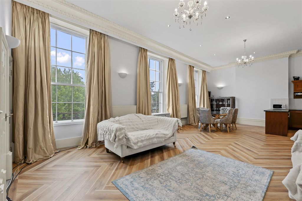 Property photo 2 of 30 P2016723.Jpg