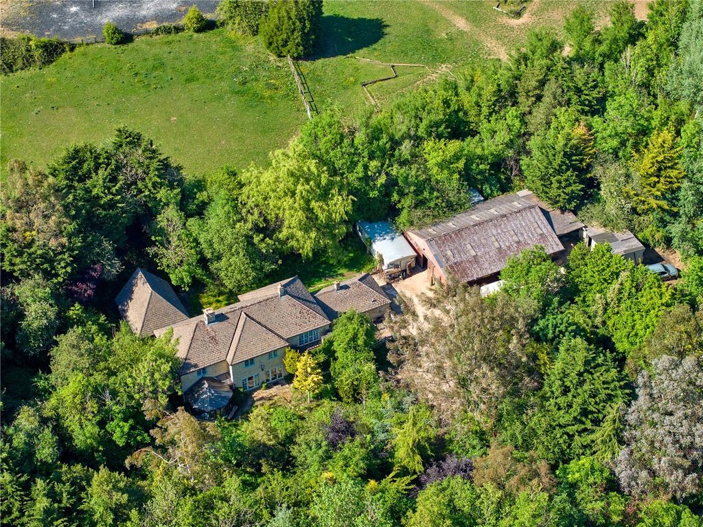 Property photo 2 of 16 Manor Farmhouse