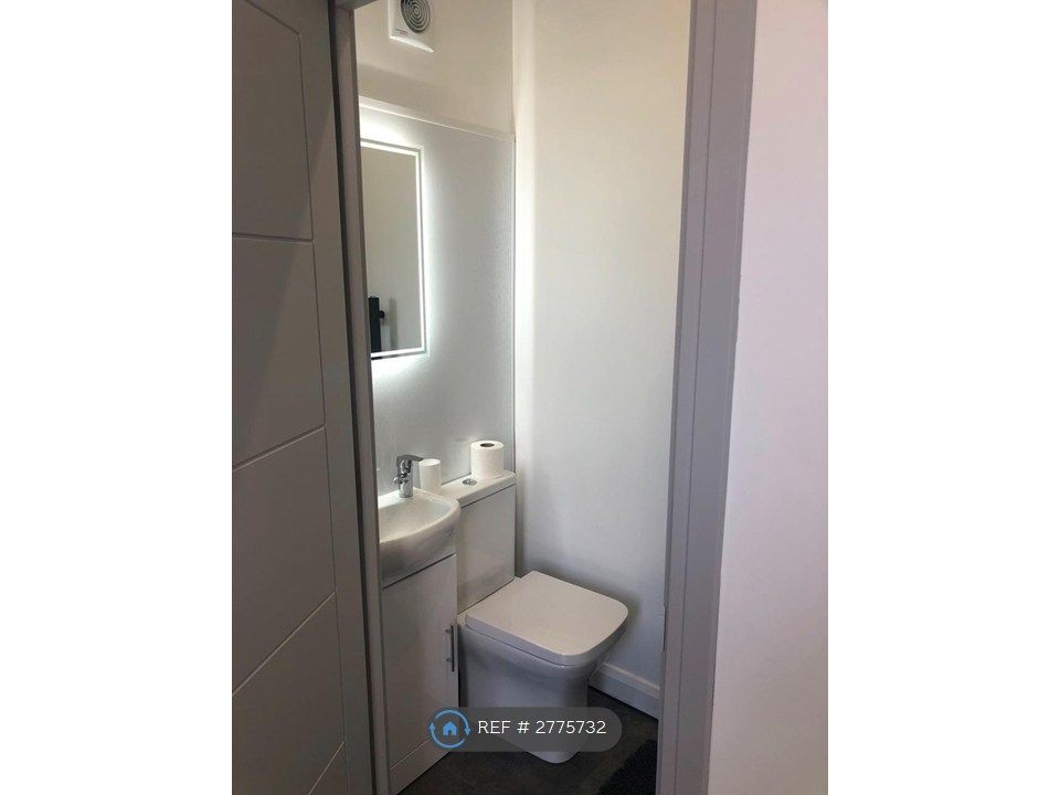 Property photo 3 of 6 Onsuite