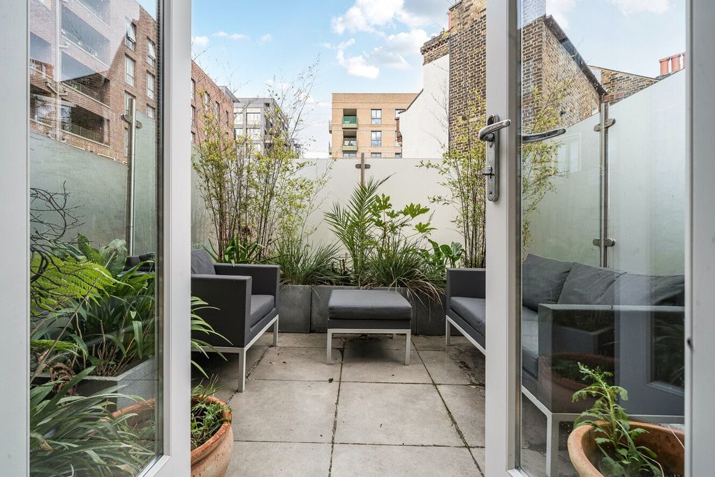 Property photo 3 of 14 Picture No. 15