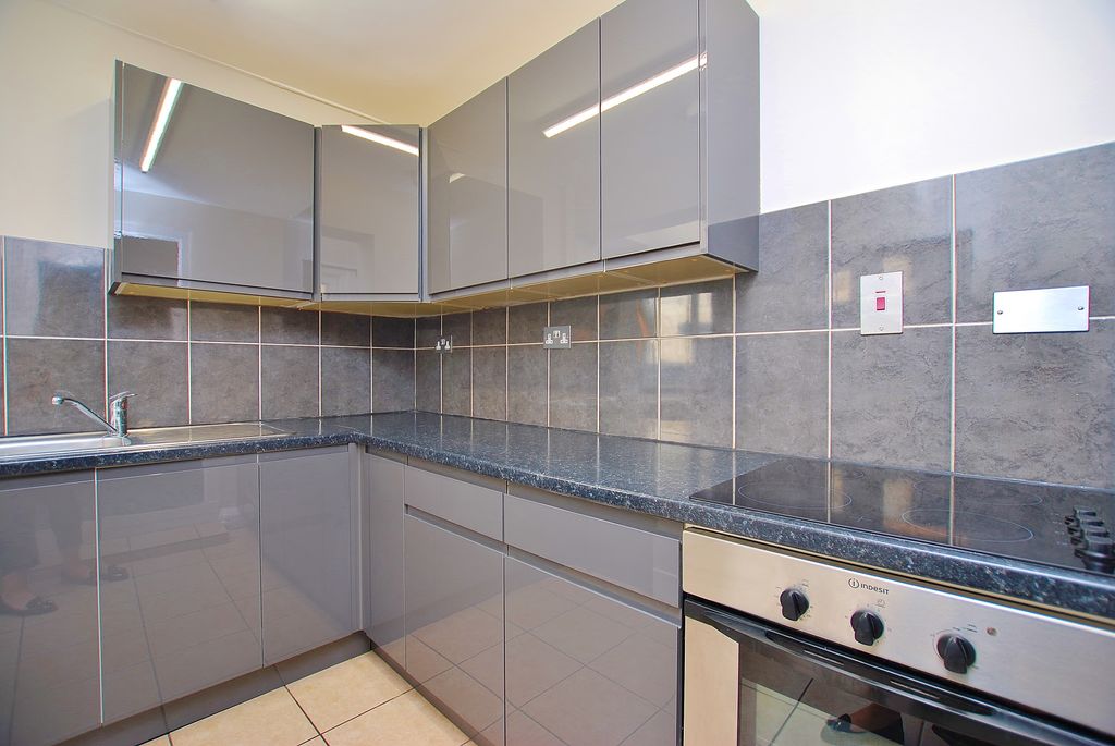 Property photo 2 of 12 Photo 02