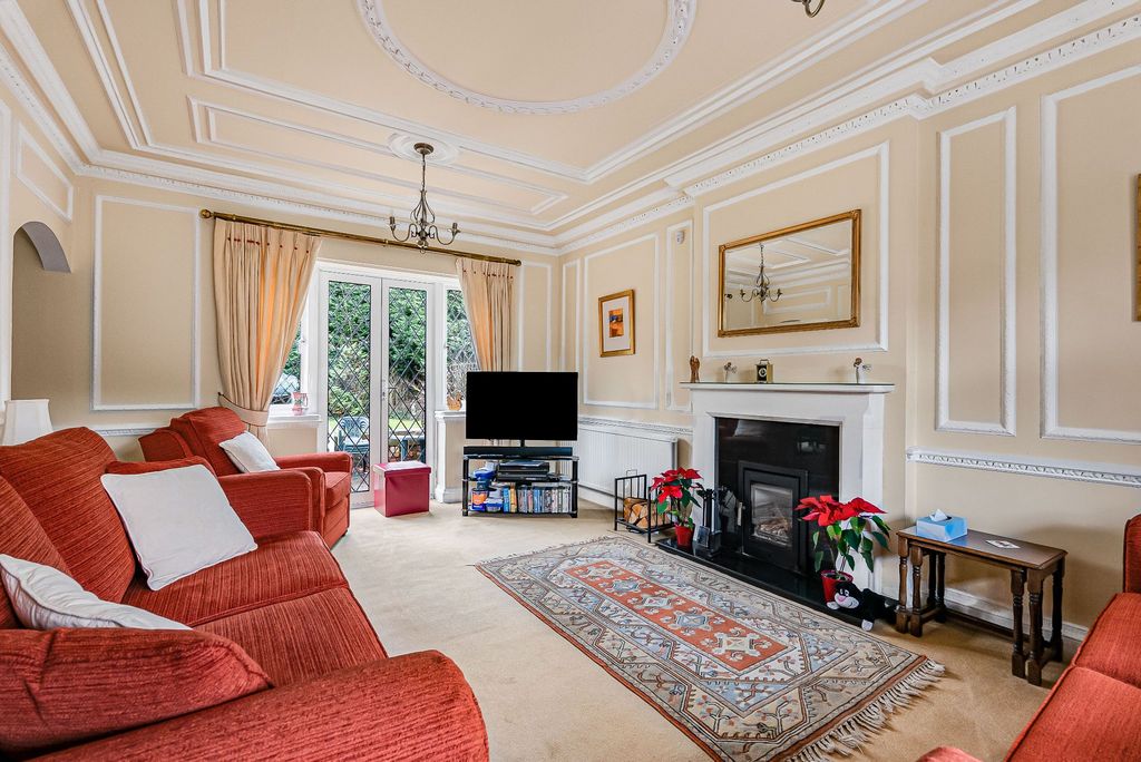 Property photo 2 of 26 Photograph 6