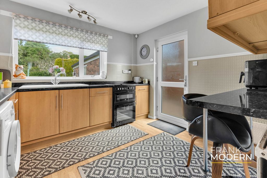 Property photo 3 of 30 Kitchen