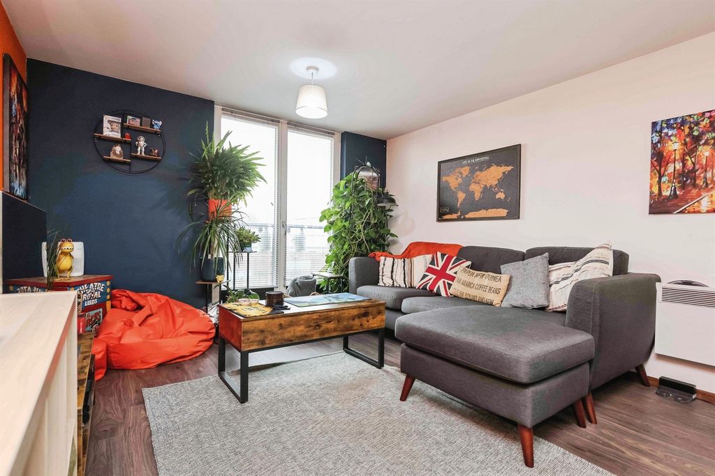 Property photo 2 of 9