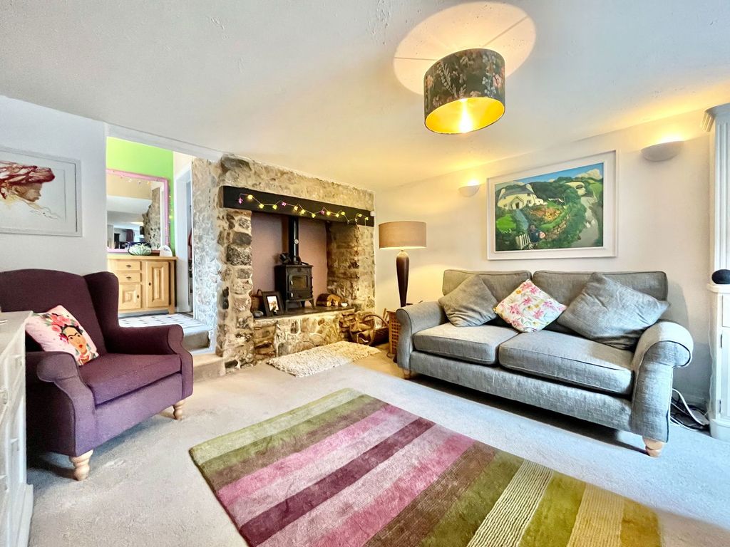 Property photo 3 of 19